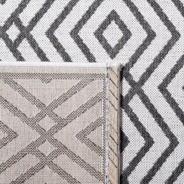 Safavieh Linden  Light Grey / Charcoal LND126 5 ft. 3 in. X 7 ft. 6 in. Rectangle Rug