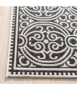 Safavieh Linden  Light Grey / Charcoal LND134 5 ft. 3 in. X 7 ft. 6 in. Rectangle Rug