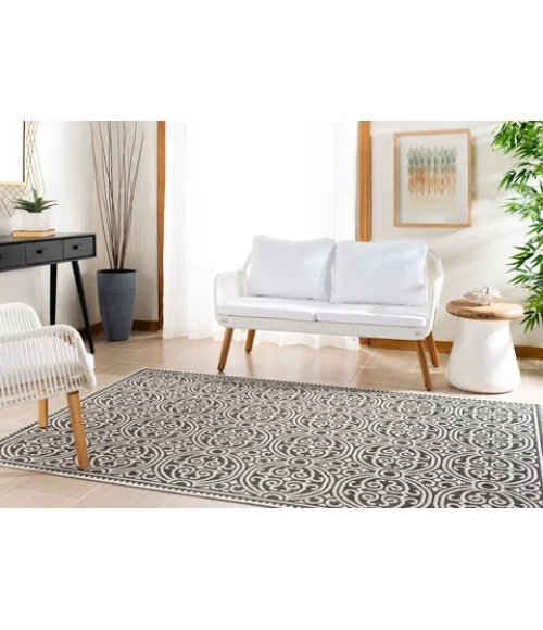 Safavieh Linden  Light Grey / Charcoal LND134 5 ft. 3 in. X 7 ft. 6 in. Rectangle Rug