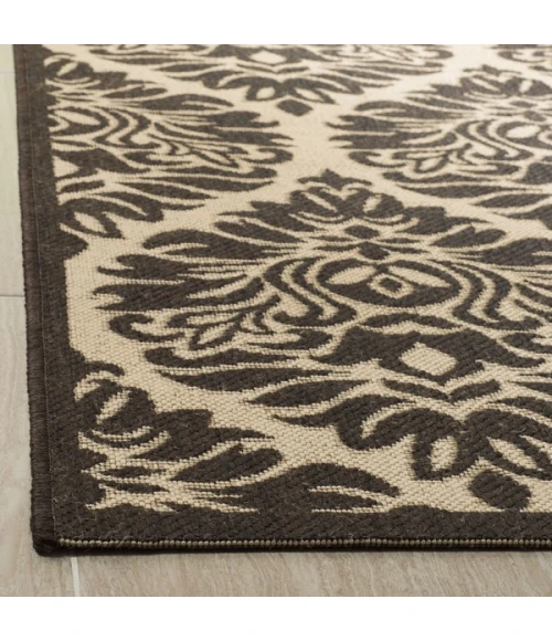 Safavieh Linden  Creme / Brown LND135 6 ft. 7 in. X 6 ft. 7 in. Round Rug