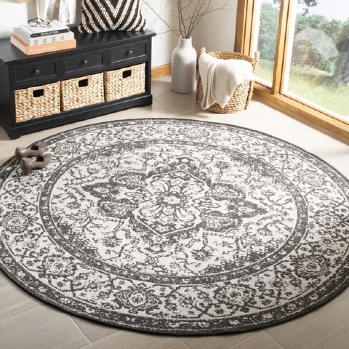 Safavieh Linden  Light Grey / Charcoal LND137 4 ft. X 4 ft. Round Rug