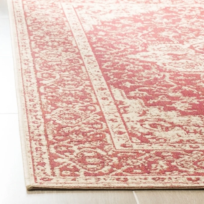 Safavieh Linden  Red / Creme LND137 6 ft. 7 in. X 6 ft. 7 in. Square Rug