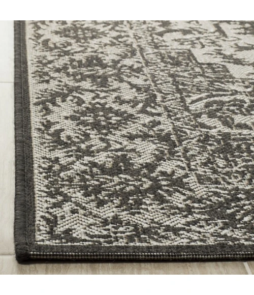 Safavieh Linden  Light Grey / Charcoal LND139 5 ft. 3 in. X 7 ft. 6 in. Rectangle Rug