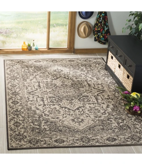 Safavieh Linden  Creme / Brown LND139 5 ft. 3 in. X 7 ft. 6 in. Rectangle Rug