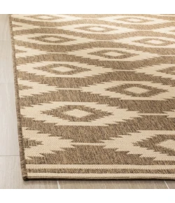 Safavieh Linden  Cream / Beige LND171 5 ft. 3 in. X 7 ft. 6 in. Rectangle Rug