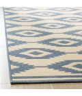 Safavieh Linden  Blue / Creme LND171 5 ft. 3 in. X 7 ft. 6 in. Rectangle Rug