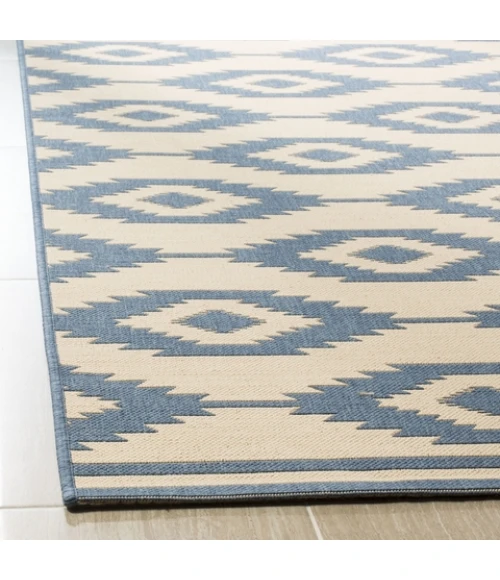 Safavieh Linden  Blue / Creme LND171 5 ft. 3 in. X 7 ft. 6 in. Rectangle Rug