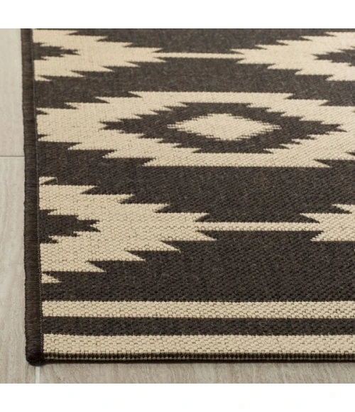 Safavieh Linden  Creme / Brown LND171 6 ft. 7 in. X 6 ft. 7 in. Round Rug