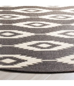 Safavieh Linden  Creme / Brown LND171 6 ft. 7 in. X 6 ft. 7 in. Round Rug