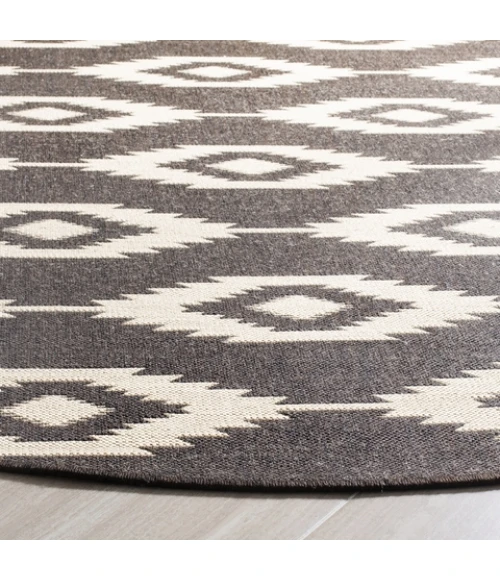 Safavieh Linden  Creme / Brown LND171 6 ft. 7 in. X 6 ft. 7 in. Round Rug