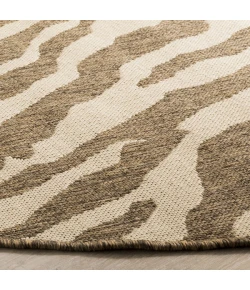 Safavieh Linden  Cream / Beige LND182 6 ft. 7 in. X 6 ft. 7 in. Round Rug