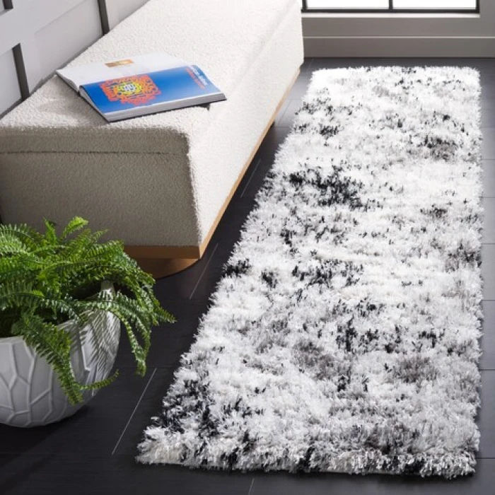 Safavieh Lindsay Shag Grey / Black Ivory LNS556 2 ft. 2 in. X 8 ft. Runner Rug