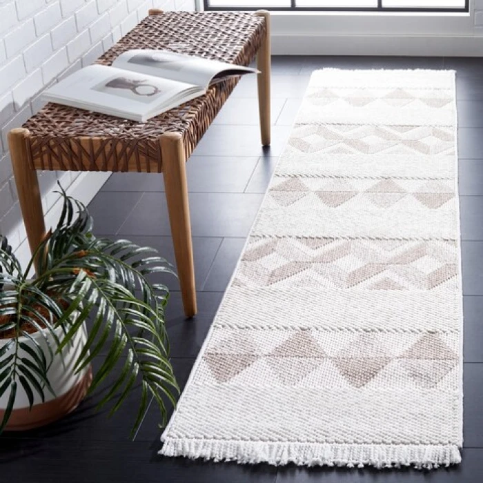 Safavieh Lotus Ivory / Beige LOT100 2 ft. X 8 ft. Runner Rug