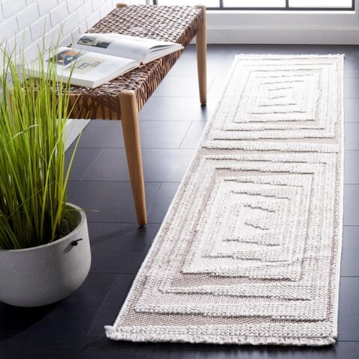 Safavieh Lotus Ivory / Beige LOT109 2 ft. X 8 ft. Runner Rug
