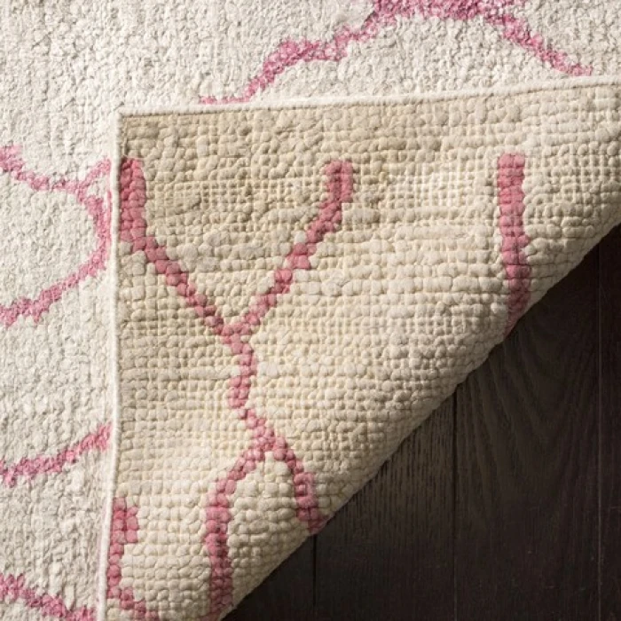 Safavieh Moroccan Ivory / Pink MOR555 6 ft. X 9 ft. Rectangle Rug