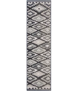 Safavieh Montage Grey / Black MTG216 2 ft. 3 in. X 8 ft. Runner Rug