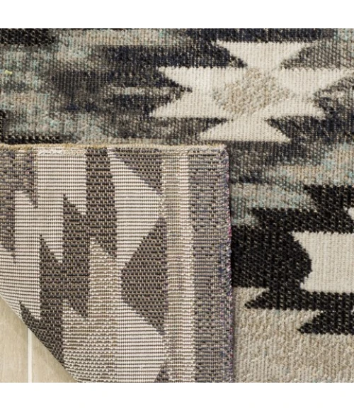 Safavieh Montage Grey / Black MTG216 2 ft. 3 in. X 8 ft. Runner Rug