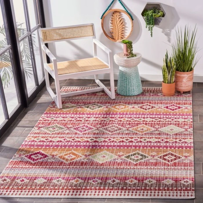 Safavieh Montage  Red / Fuchsia MTG271 6 ft. 7 in. X 6 ft. 7 in. Square Rug