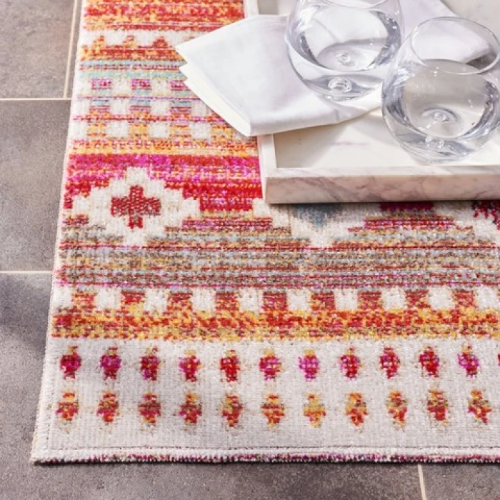Safavieh Montage  Red / Fuchsia MTG272 2 ft. 3 in. X 8 ft. Runner Rug