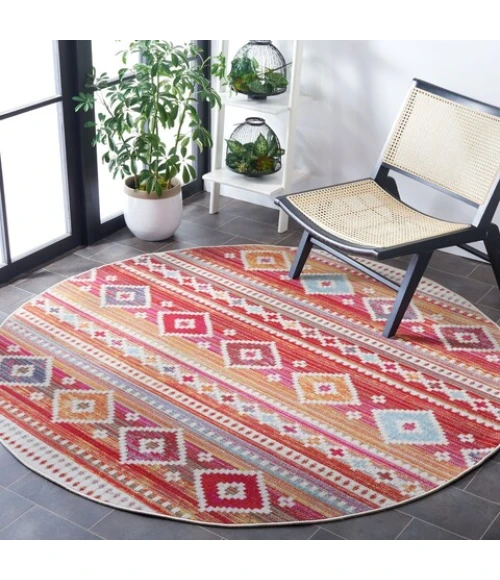Safavieh Montage  Red / Fuchsia MTG272 6 ft. 7 in. X 6 ft. 7 in. Round Rug