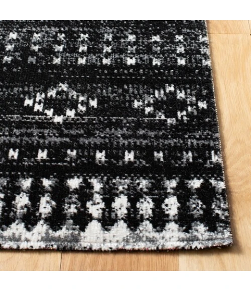 Safavieh Montage  Grey / Black MTG291 5 ft. 1 in. X 7 ft. 6 in. Rectangle Rug