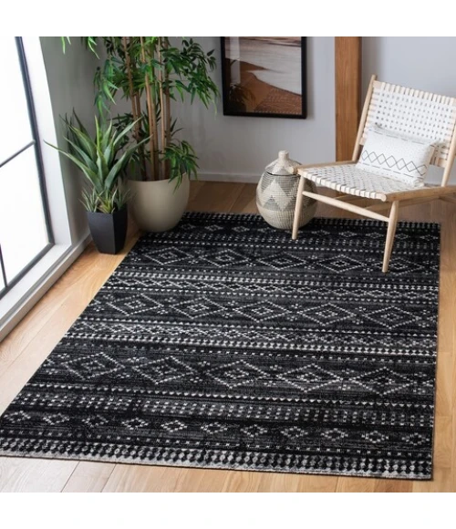 Safavieh Montage  Grey / Black MTG291 5 ft. 1 in. X 7 ft. 6 in. Rectangle Rug