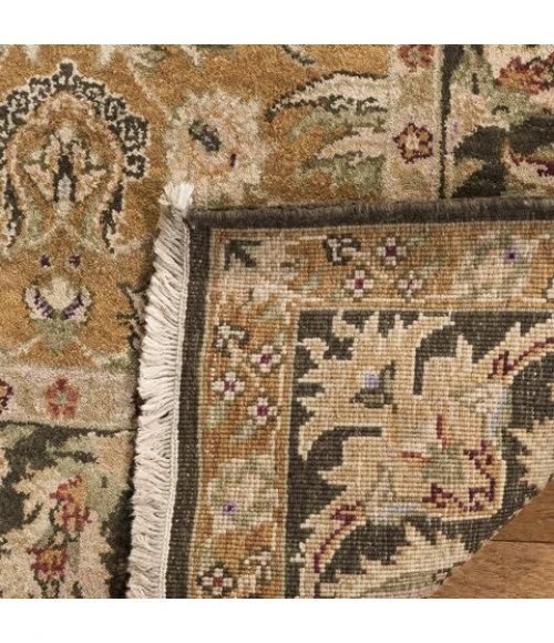 Safavieh Old World Gold / Green OW115 6 ft. X 6 ft. Round Rug