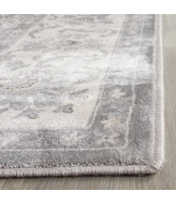 Safavieh Persian Garden Silver / Ivory PEG613 4 ft. X 5 ft. 3 in. Rectangle Rug