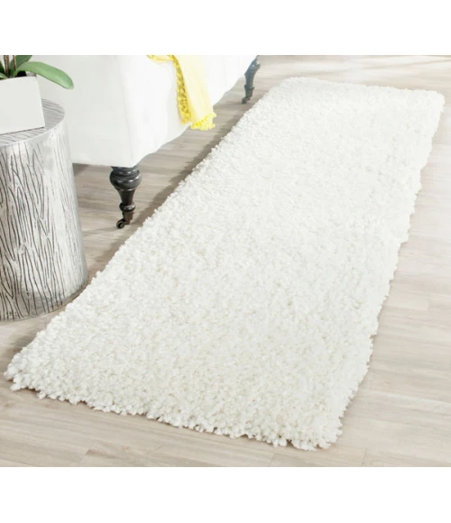 Safavieh Shag Ivory SG267 2 ft. 3 in. X 7 ft. Runner Rug