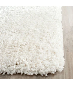 Safavieh Shag Ivory SG267 2 ft. 3 in. X 9 ft. Runner Rug
