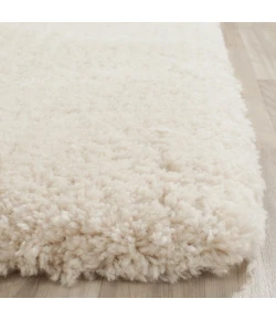 Safavieh Arctic Shag SG270 Light Beige 5' X 5' Square Area Rug