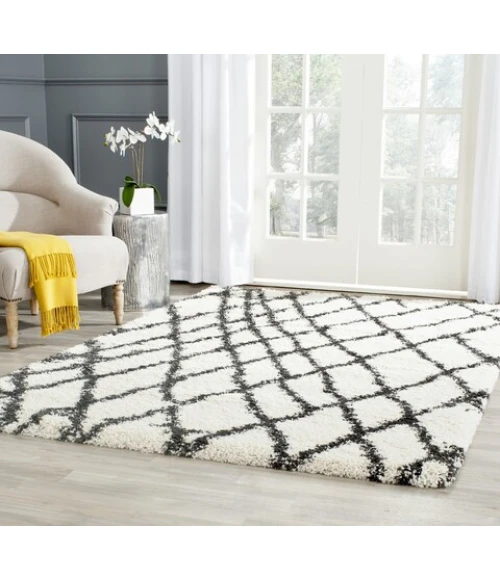 Safavieh Belize Shag SGB484 Ivory / Charcoal 4' X 6' Rectangle Area Rug