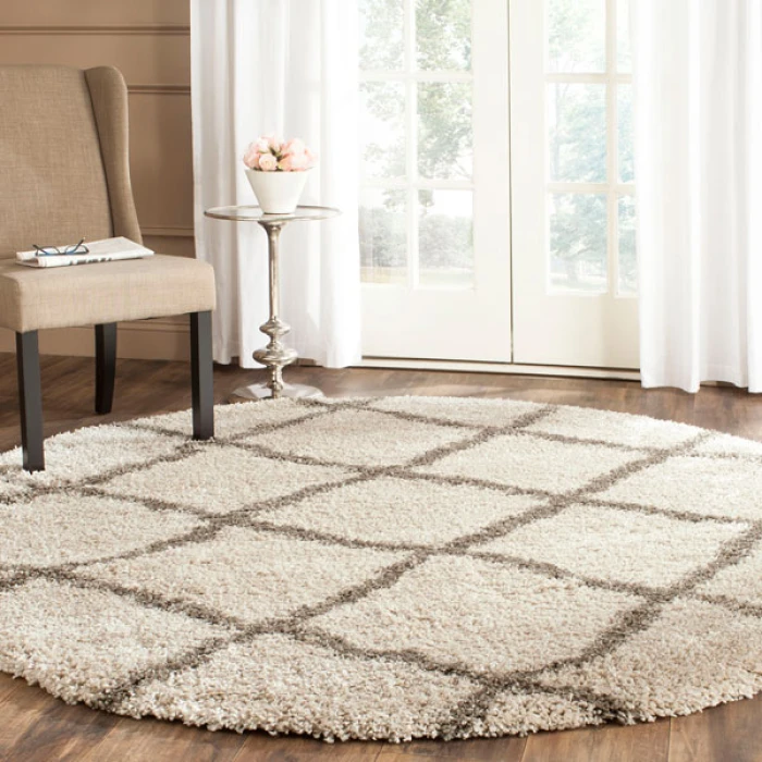 Safavieh Belize Shag SGB489 Taupe / Grey 6'-7" X 6'-7" Round Area Rug