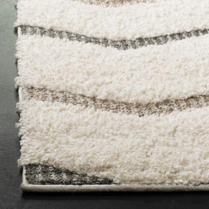 Safavieh Santorini Shag Cream / Multi SGG166 2 ft. X 8 ft. Runner Rug