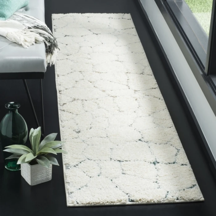 Safavieh Santorini Shag Cream / Multi SGG169 2 ft. X 8 ft. Runner Rug