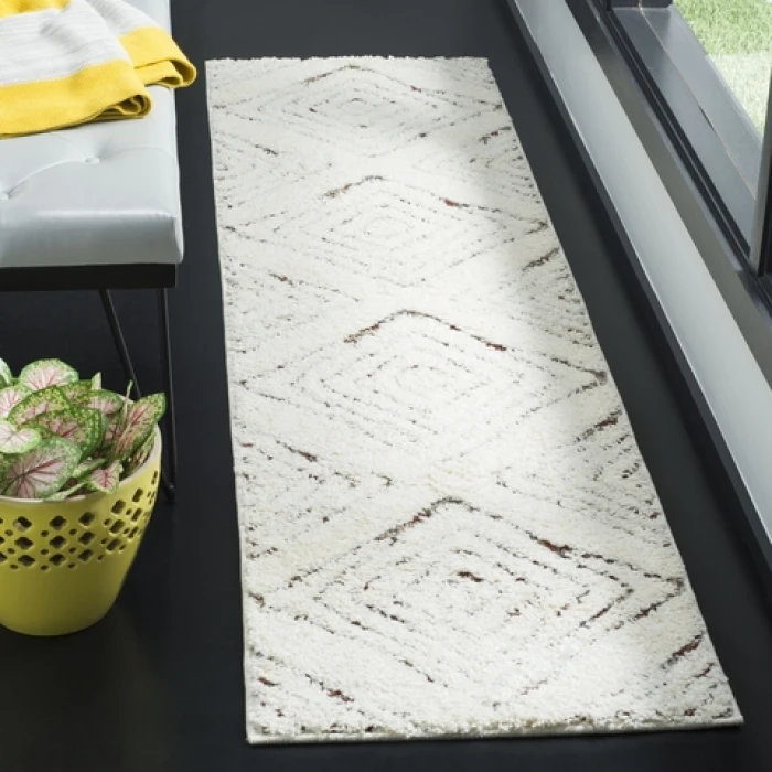 Safavieh Santorini Shag Cream / Multi SGG173 2 ft. X 8 ft. Runner Rug