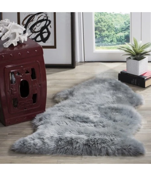 Safavieh Sheep Skin Steel Blue SHS121 2 ft. X 3 ft. Accent Rug