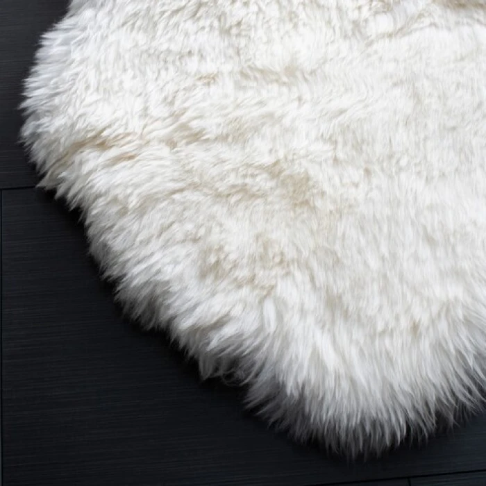 Safavieh Sheep Skin Natural / White SHS211 6 ft. X 6 ft. Square Rug