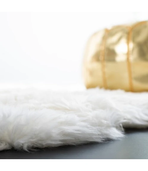 Safavieh Sheep Skin Natural / White SHS211 5 ft. X 8 ft. Rectangle Rug