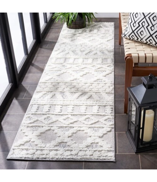 Safavieh Trends Grey / Ivory TRD124 2 ft. 2 in. X 8 ft. Runner Rug