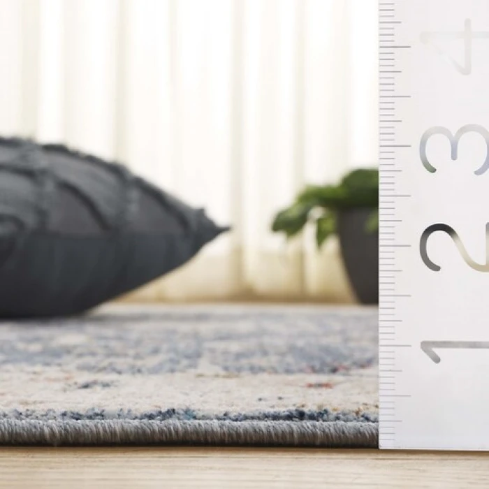 Safavieh Vivaldi Blue / Ivory VIV516 6 ft. 7 in. X 6 ft. 7 in. Round Rug