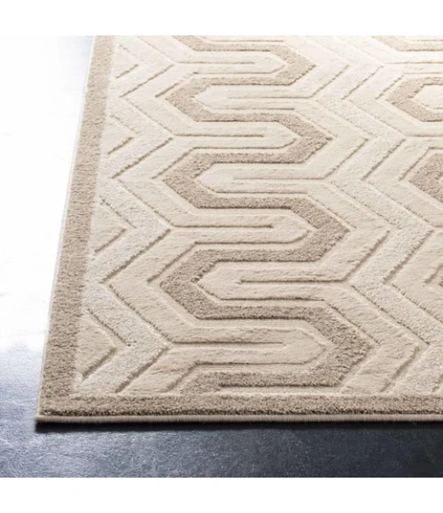 Safavieh York Cream / Beige YRK1070 5 ft. 3 in. X 7 ft. 7 in. Rectangle Rug