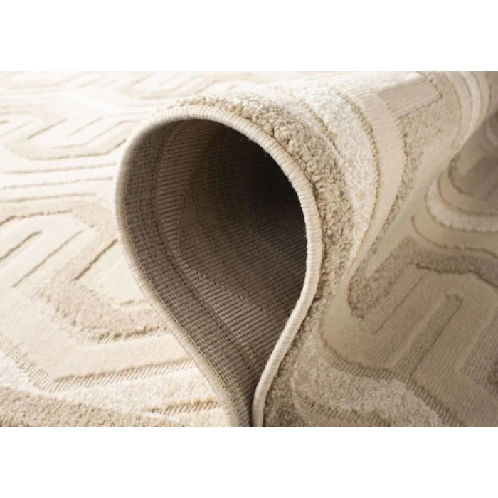 Safavieh York Cream / Beige YRK1070 5 ft. 3 in. X 7 ft. 7 in. Rectangle Rug