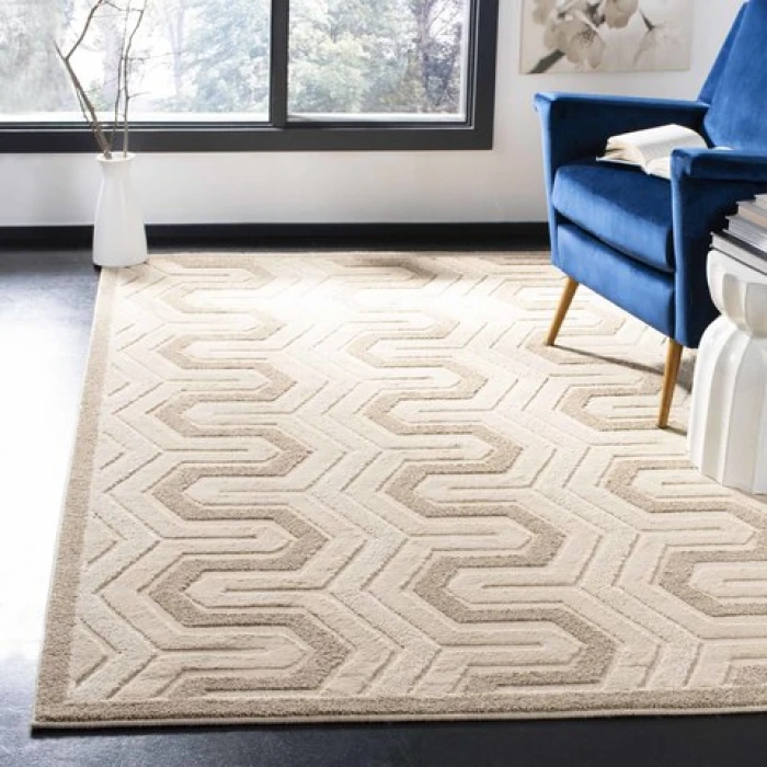 Safavieh York Cream / Beige YRK1070 5 ft. 3 in. X 7 ft. 7 in. Rectangle Rug