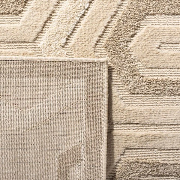 Safavieh York Cream / Beige YRK1070 5 ft. 3 in. X 7 ft. 7 in. Rectangle Rug