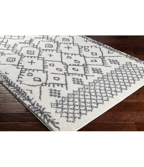 LIVABLISS Aliyah Shag White ALH-2314 5ft.3in. x 7ft. Rect. Rug