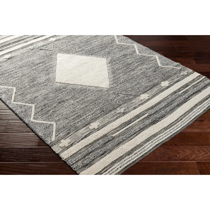 Surya Azalea AZA-2317 2 6 x 8  Rug