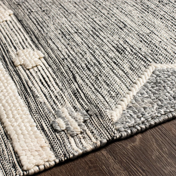 Surya Azalea AZA-2317 2 6 x 8  Rug