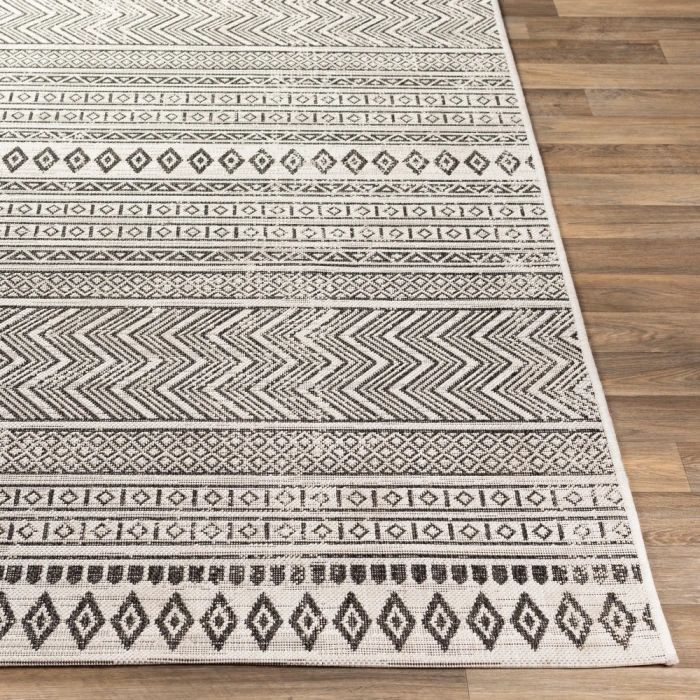 Livabliss Eagean EAG-2345 53" x 73" Oval Rug