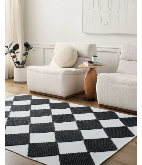 Livabliss Lyna White LYA-2350 2 ft. X 2 ft. 10 in. Rect. Rug